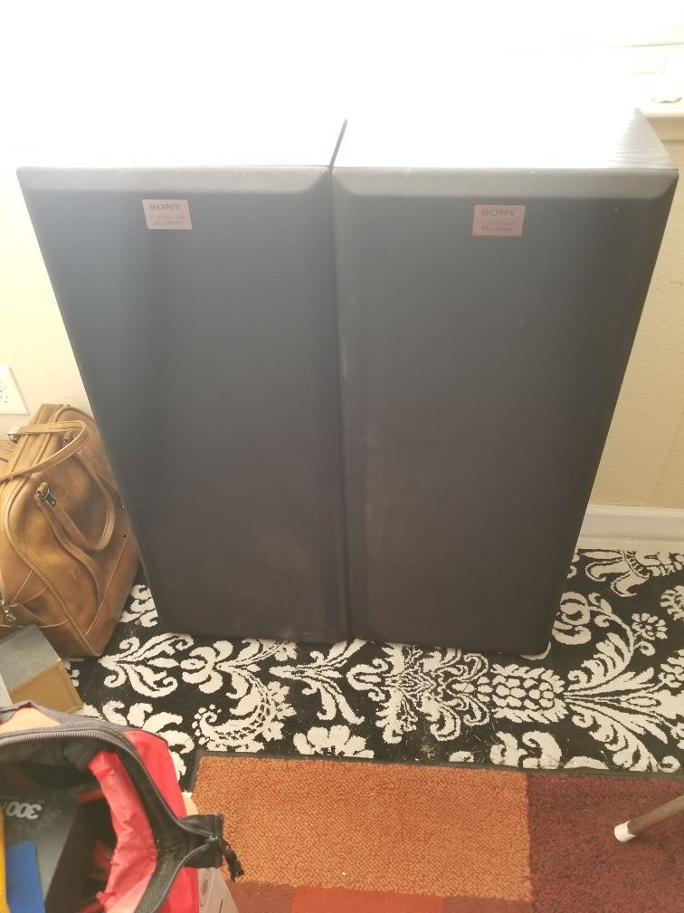 Sony Refurbished Floor Speakers. LIKE NEW. $95 Pickup in Oakdale