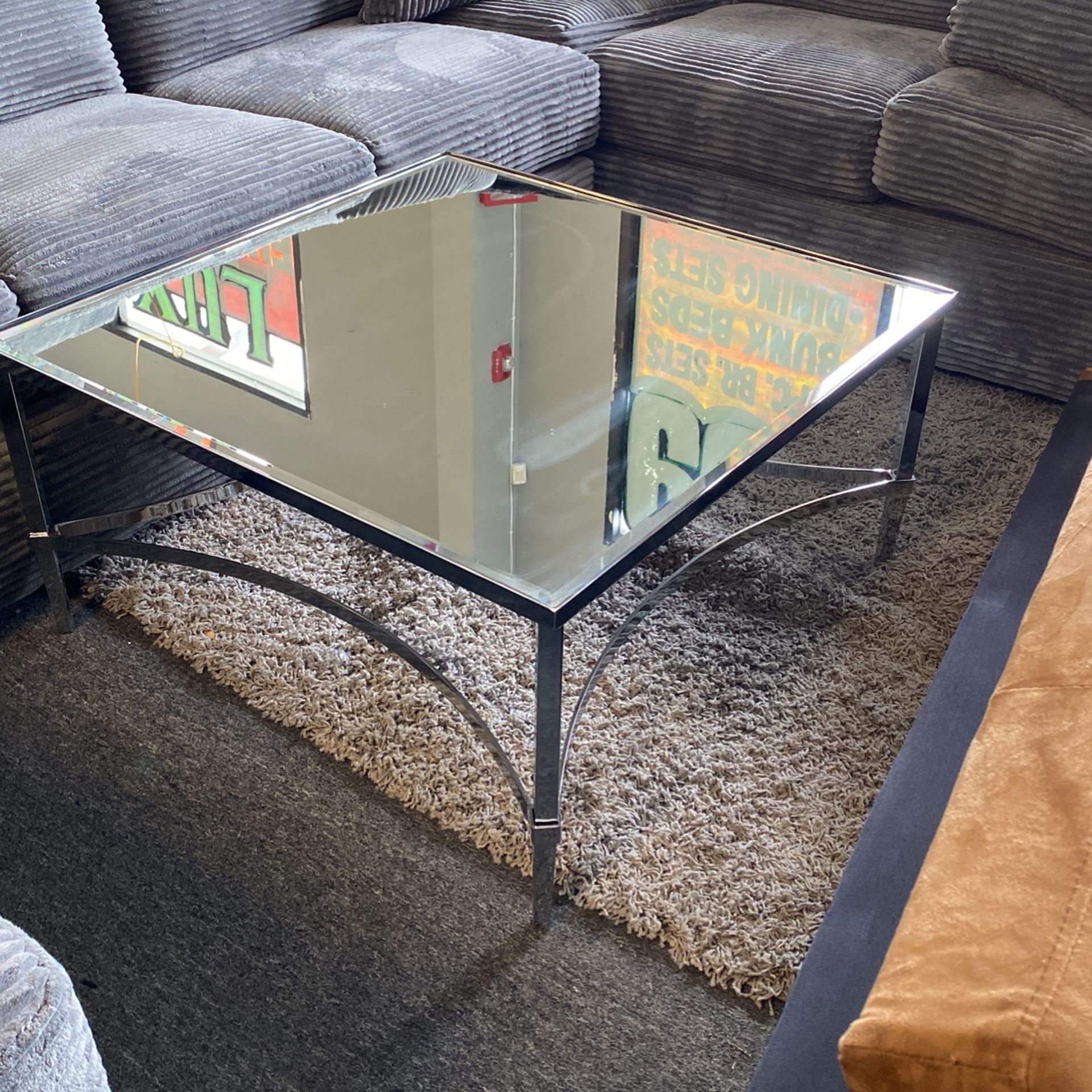 Beautiful Mirror Coffee Table Brand New Clearance Must Sell 