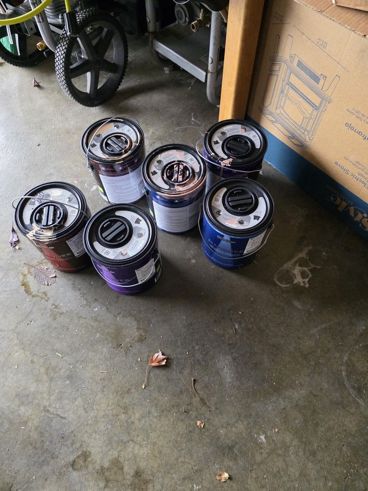 tengo Unos Galones De Pintura Si Alguin Las Ocupa ,