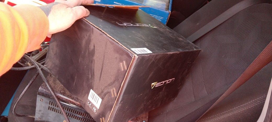 Brand New Original Factory Eonon Touchscreen Adjustable Screen Car/truck Radio Deal