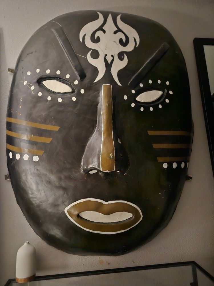 Giant Tribal Mask