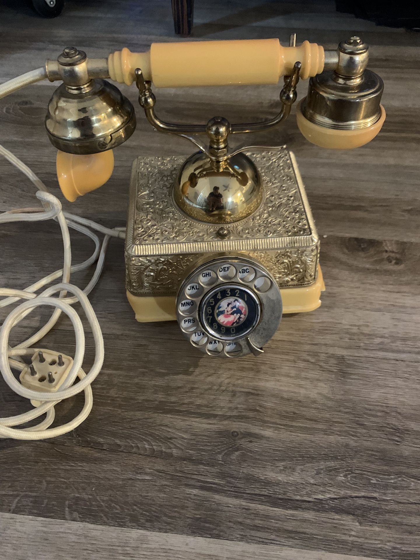 Rotary Retro Victorian Telephone
