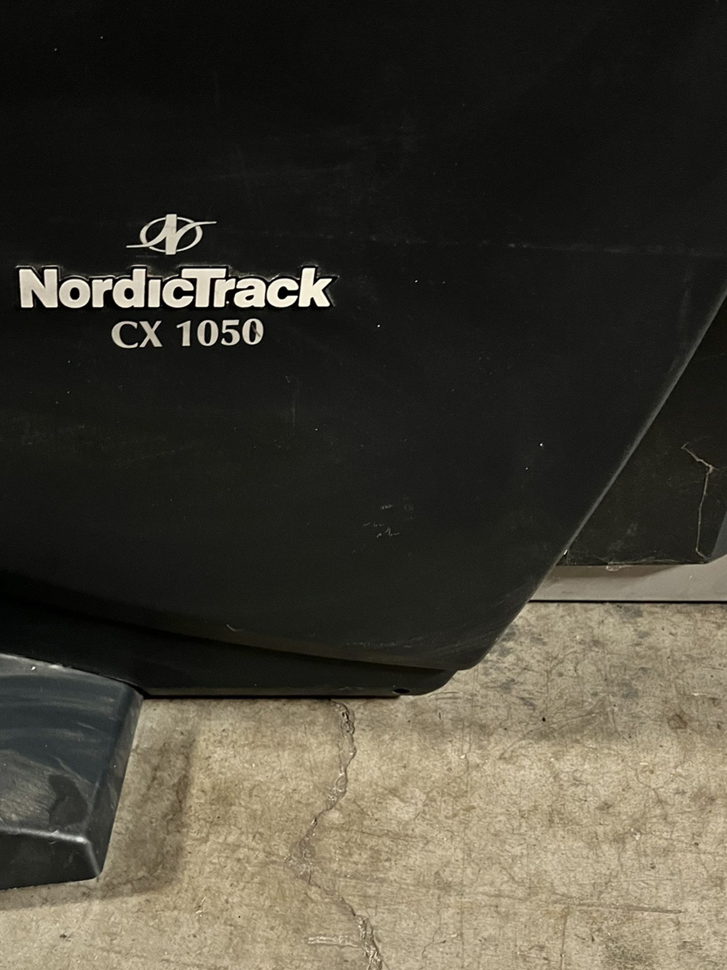 NordicTrack CX1050 Elliptical With Heart Rate Monitor