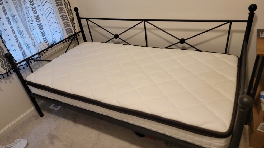 Single Bed With Frame Verry Clean