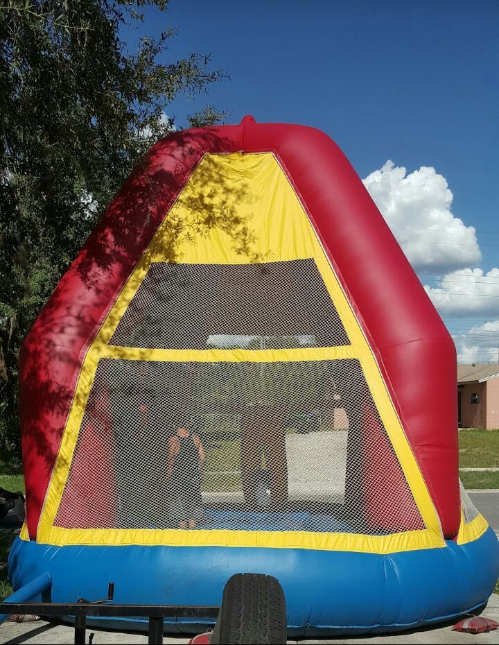 Star-Walk IV Bounce House