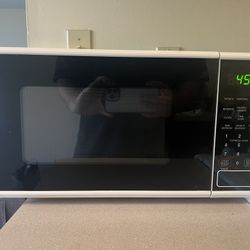 Mainstays Countertop Microwave Oven