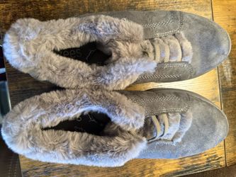 Brand New Winter Tennis Shoe Size 6