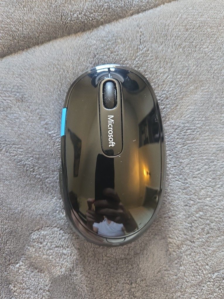 Microsoft Sculpt Comfort Mouse