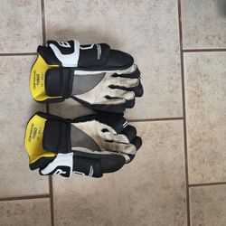 Hockey Gloves Like New