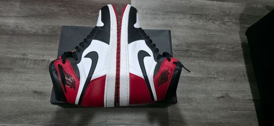 JORDAN 1 BLACK TOE 2016
