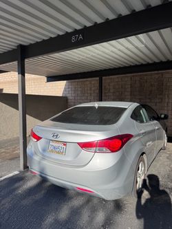 Hyndaui Elantra 2013