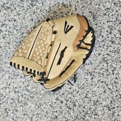 Left Hand Throw Mizuno Baseball Mit