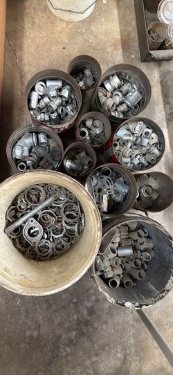 Electrical conduit connectors
