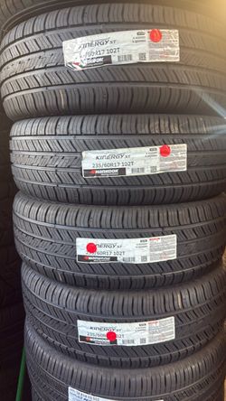 Hankook Kinergy ST 235/60R17 102T Tires – Set of 4