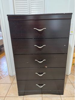 Dresser