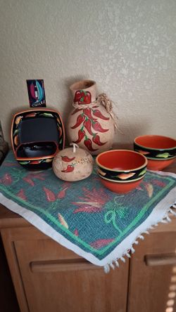 Chili Pepper Kitchen Decor Set