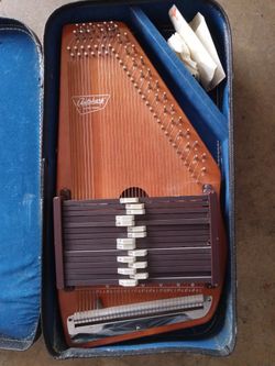 Vintage Oscar Schmidt Autoharp 15 Chord 36 Sting Tuning Kit, Case, And Struming Piece Included