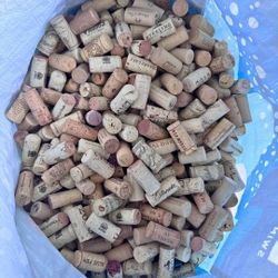 WINE CORKS 2,375 