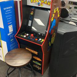 PAC-MAN Arcade Game