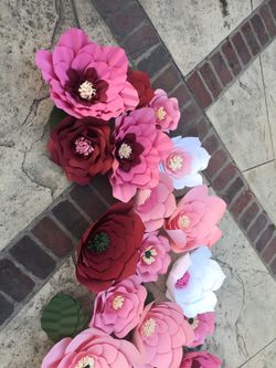 Paper backdrop flowers