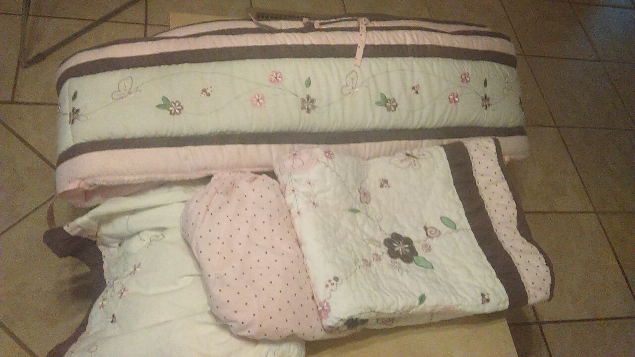 Baby crib set