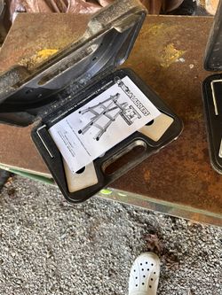 Gorilla Ladders ladder leveling tool set