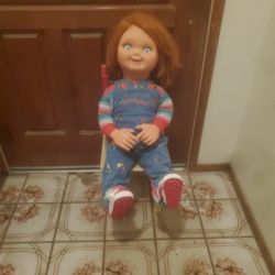 Chucky Doll & Comes With Box 