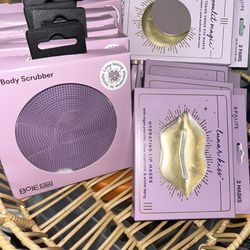 Brand New Beauty Gifts 4$ Each 