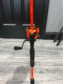 Lew’s Xfinity Spinning Combo – 6’6” Medium Fast Action Rod + Xfinity Reel