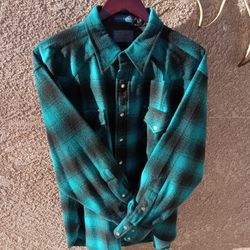 Beautiful Xlreg Canyon Pendleton Peral Button's 