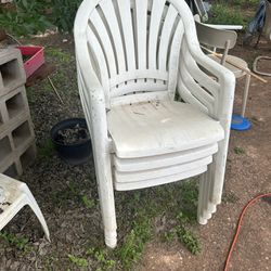 Set Of 4 Chairs That Need A Good Cleaning 