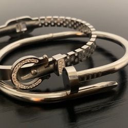 6.5’ Sliver Stainless Steel  Horse Shoe & Nail Bracelet Stack