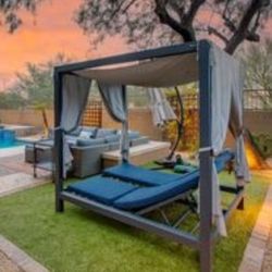 Pool Chaise Lounge Recliner Seats With Canopy Structure 