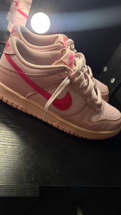 pink nike dunks