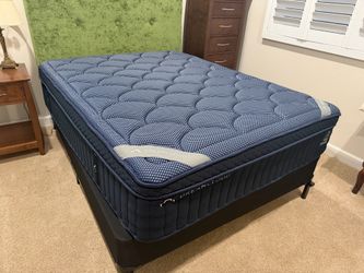 Queen Mattress - DreamCloud Premier Rest Hybrid, New Model, Open Box