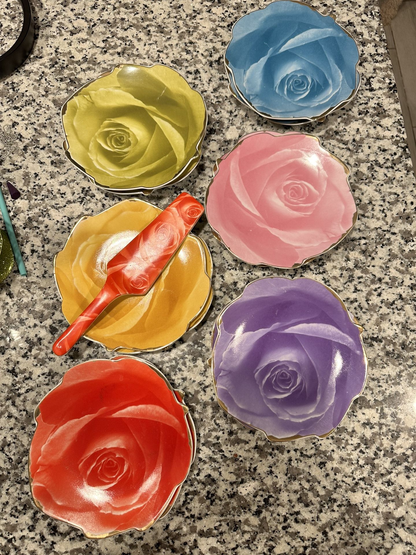Set Of 12 Flower Plates