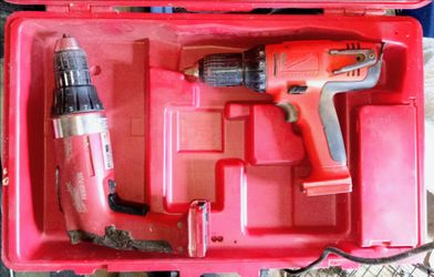 Milwaukee Cordless 18v 1/2" Drill /Driver & Milwaukee Cordless 18v 1/2" Heavy Duty Driver/Drill