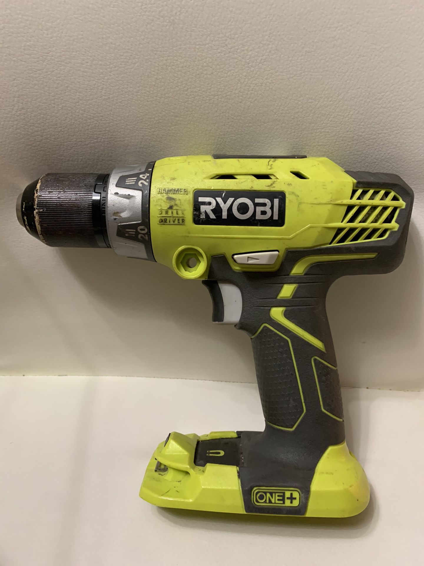 RYOBI 18V 2-SPEED CORDLESS 1/2 in COMPACT DRILL ( USED tool only )