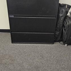 Uline 4 Drawer Lateral File Cabinet