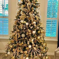 Christmas Decorations and arrangements For Sale 