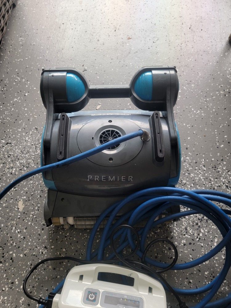 Pool Vacuum Cleaner For Parts,