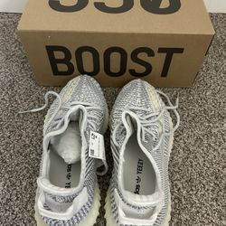 Men’s Adidas Yeezy Boost 350 V2, Size 9.5