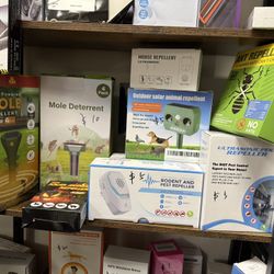 New In Box!! Pest Repeller