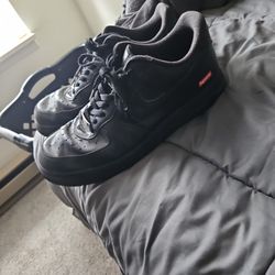 Black Airforces Supreme 