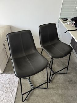 2 Stools