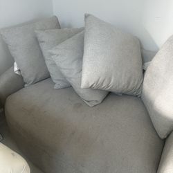 Swivel Cloth Oval Chair With Pillows 