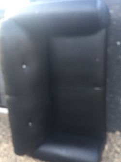 BLACK LEATHER COUCH