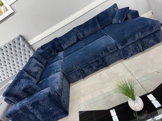 Large Blue Fabric Sleeper Sectional 💙💙💙