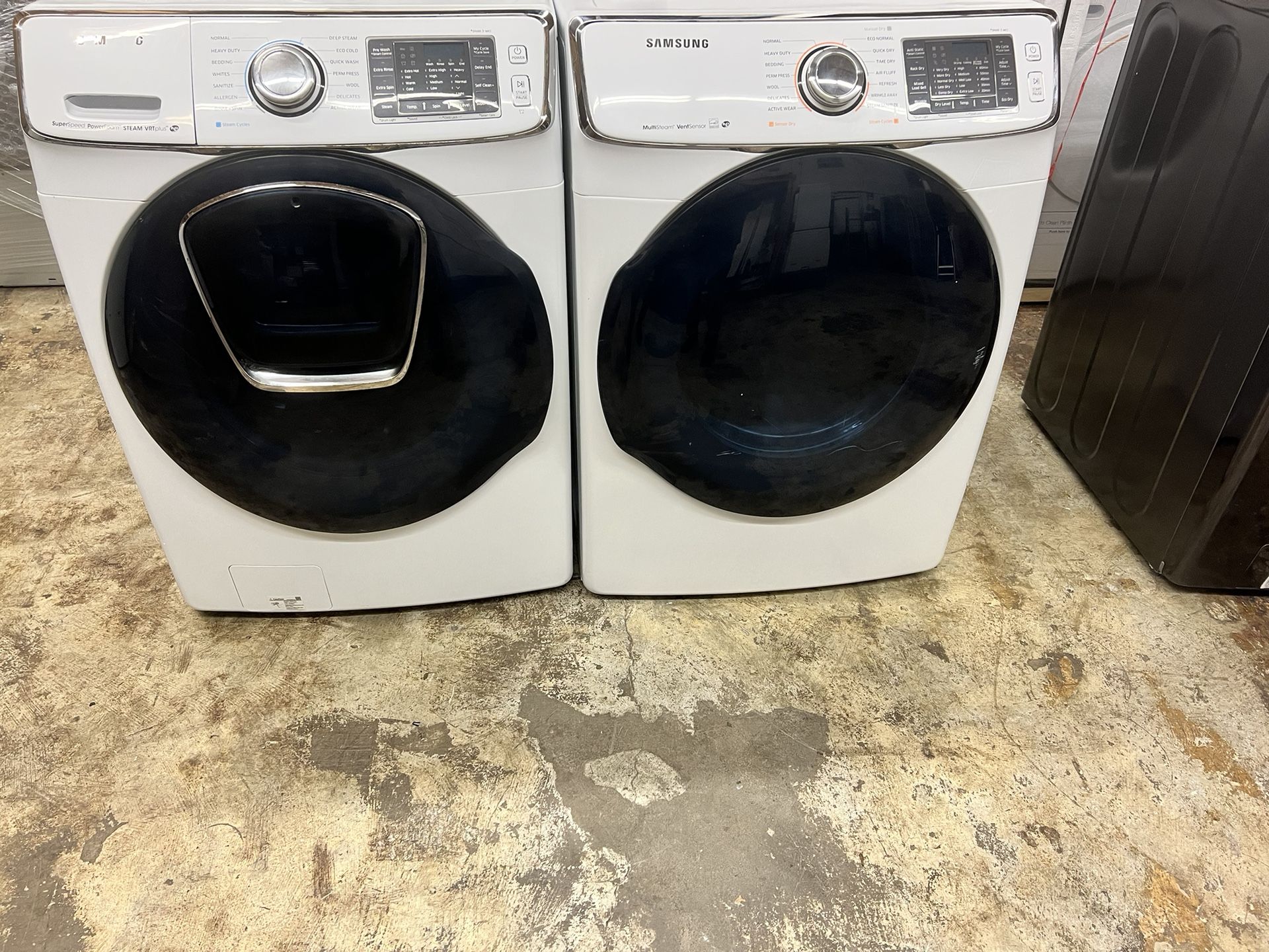 Sansung Electric Set Of Washer And Dryer
