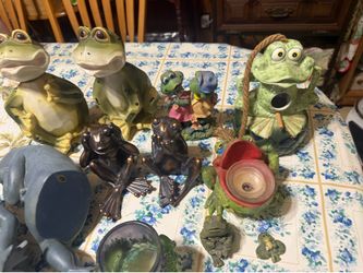 Frog collection / more than 15 pieces/ sold as is